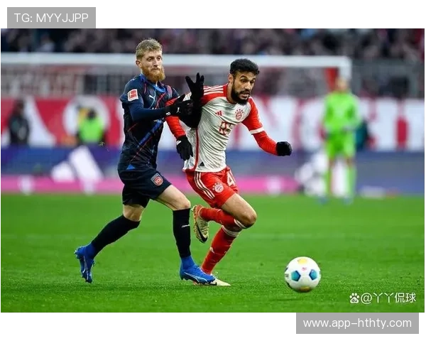 海登海姆前锋施希默头球中梁，错过对阵拜仁缩小比分良机。