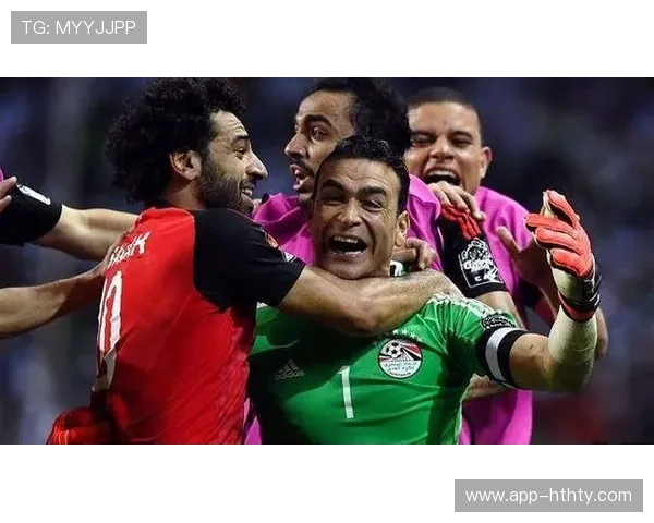 点球决胜后，埃及门将拥抱津巴布韦老将展现体育精神